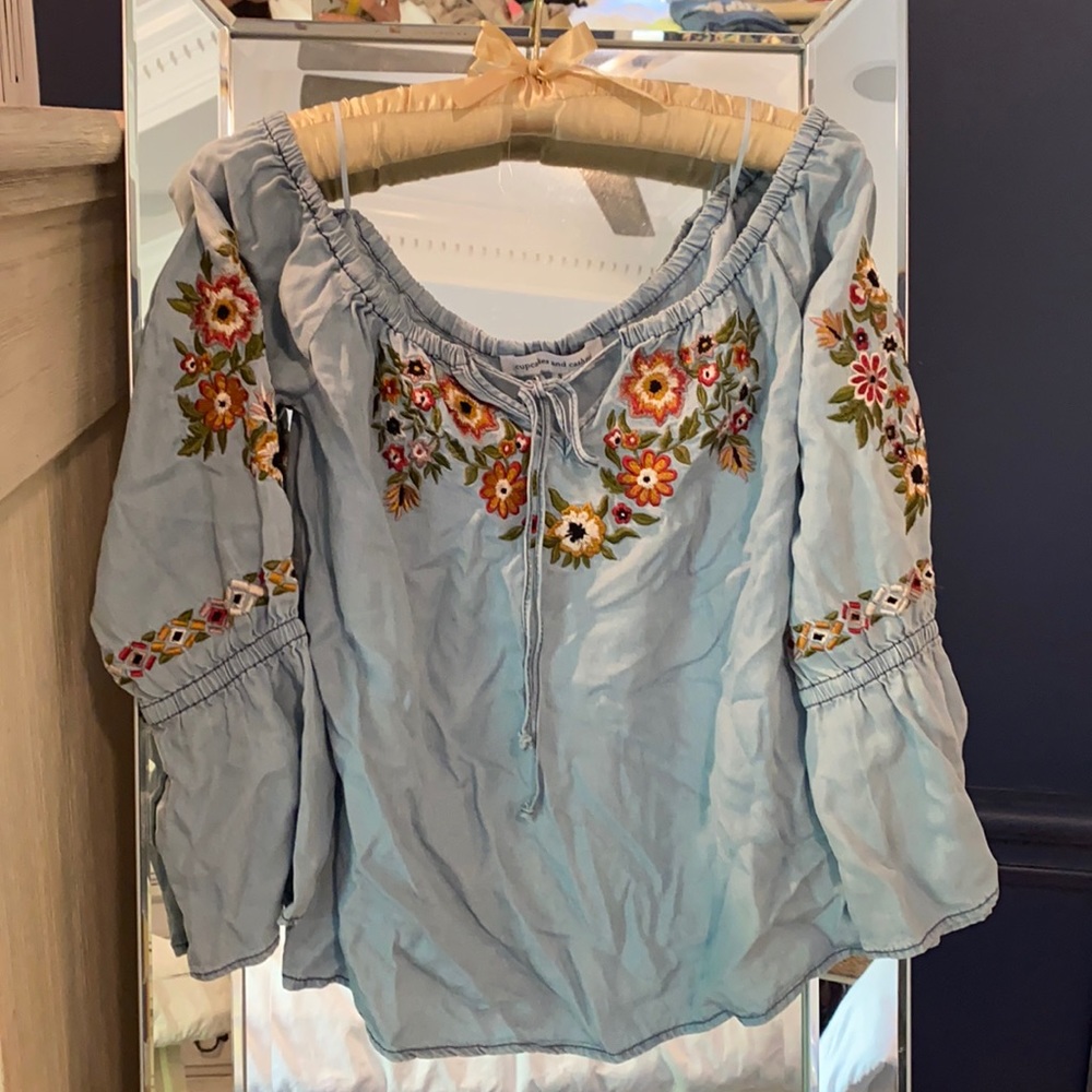 Deism embroidered top